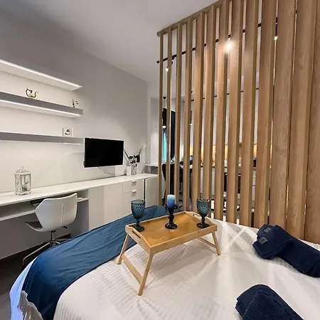 Thessalonian Ii - 2 Steps From Whiter Tower Apartamento *