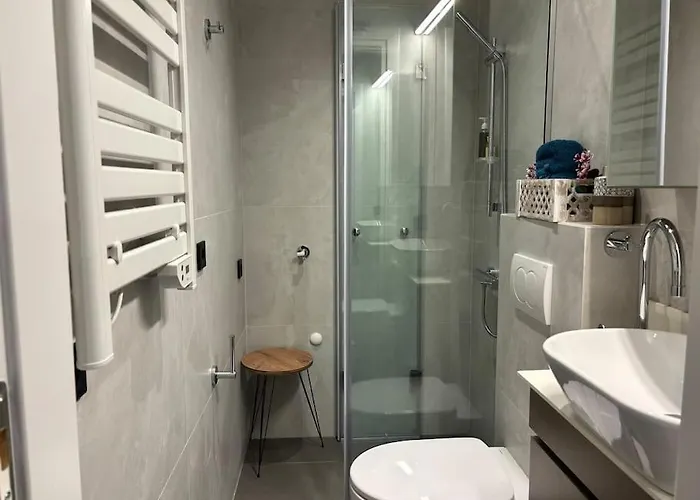 Thessalonian Ii - 2 Steps From Whiter Tower * 塞萨洛尼基