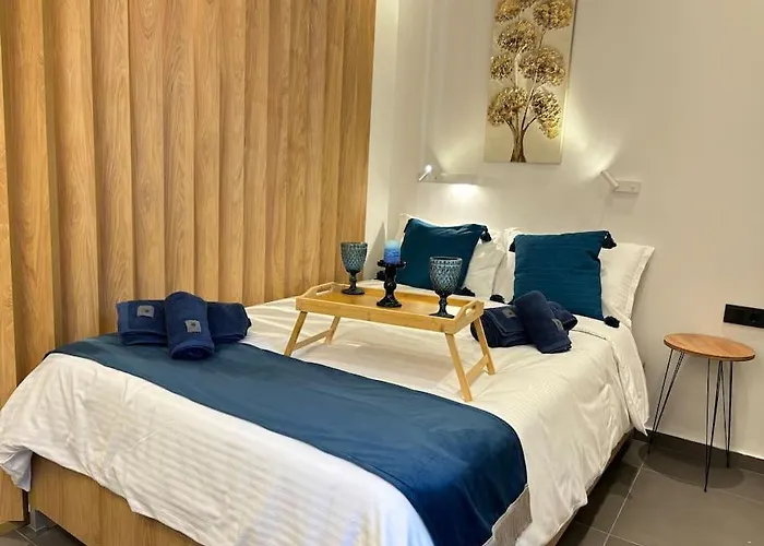 Thessalonian Ii - 2 Steps From Whiter Tower * 塞萨洛尼基