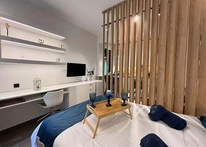 Thessalonian Ii - 2 Steps From Whiter Tower 公寓 *